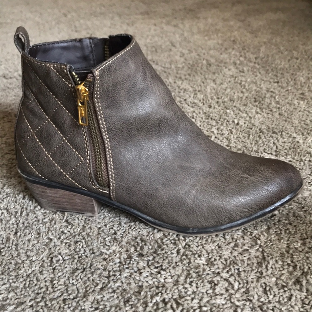 Double zipper- short booties